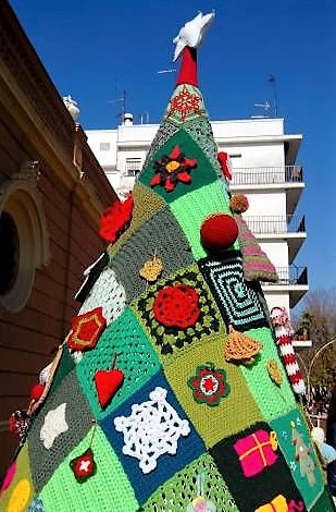 Grands sapins de Noël en laine