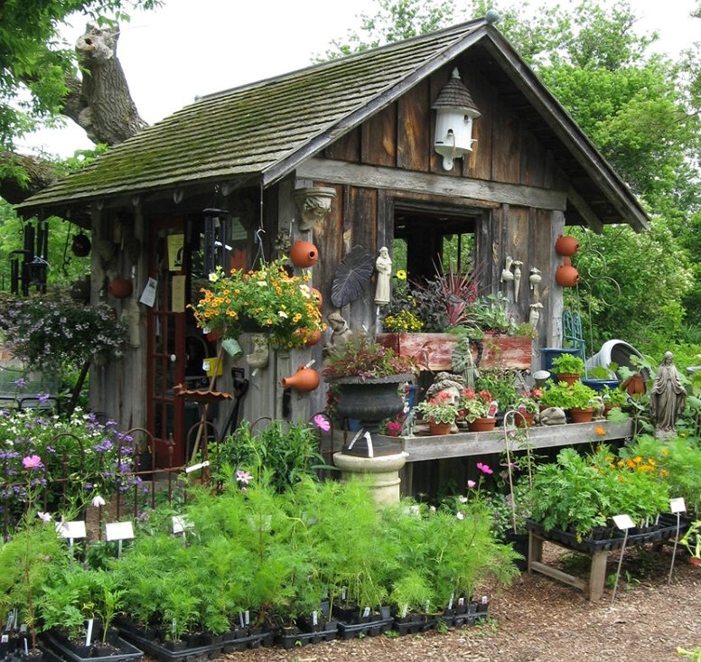 Jolies cabanes de jardin