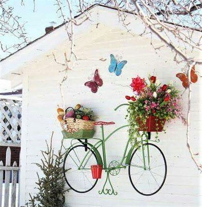 Les vélos fleuris au jardin !