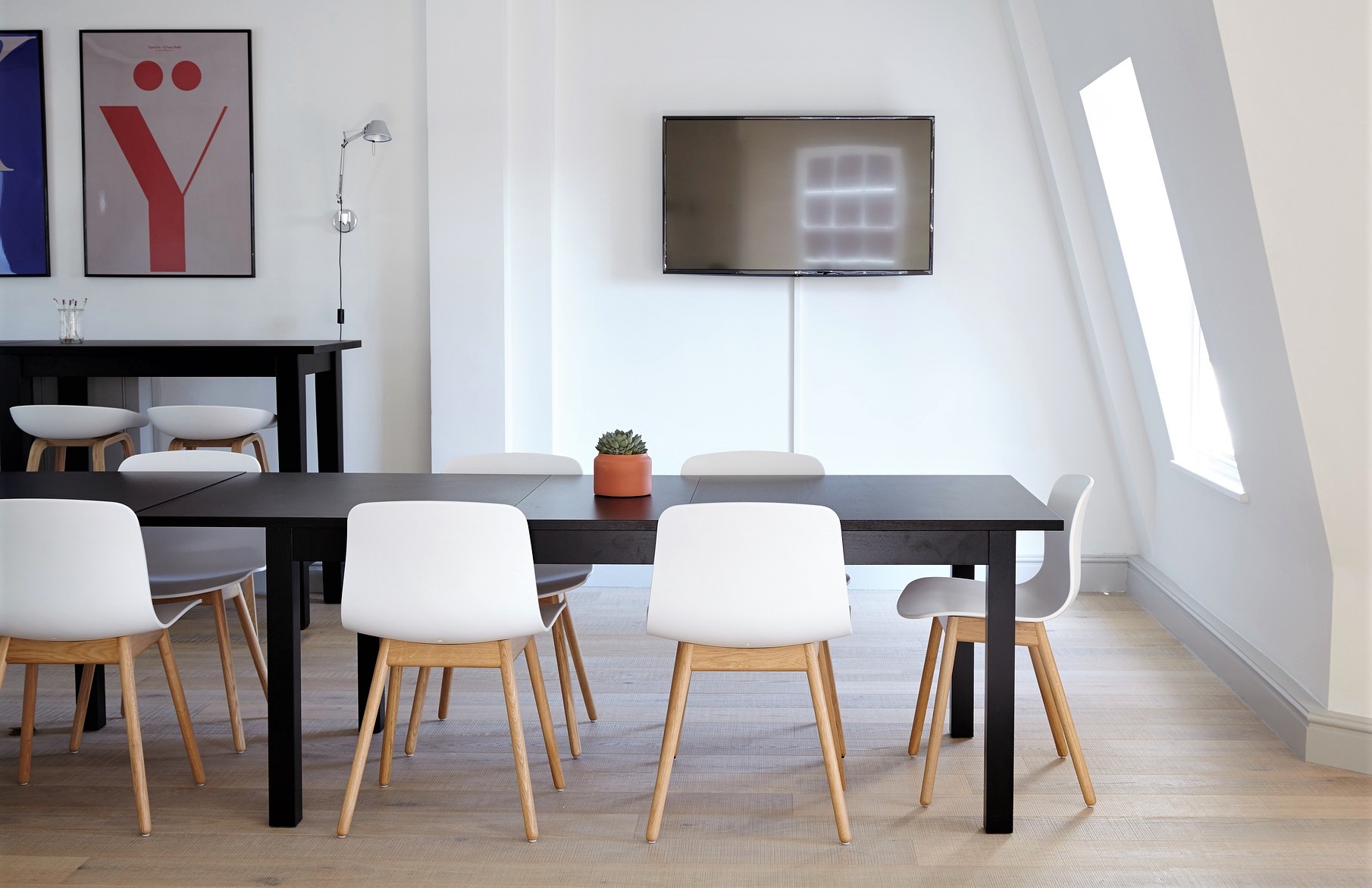 Pourquoi choisir des chaises design pour sa déco intérieure ?