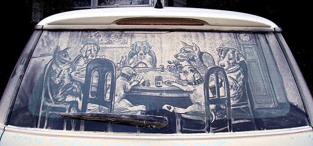 Art insolite : oeuvres d'art sur vitres de voitures sales !