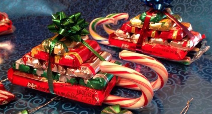 Faire le traîneau du Père Noël en friandises et sucres d'orge