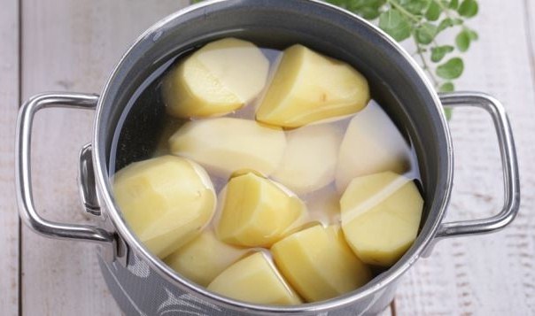 Faire Son Desherbant Naturel Pour Le Jardin