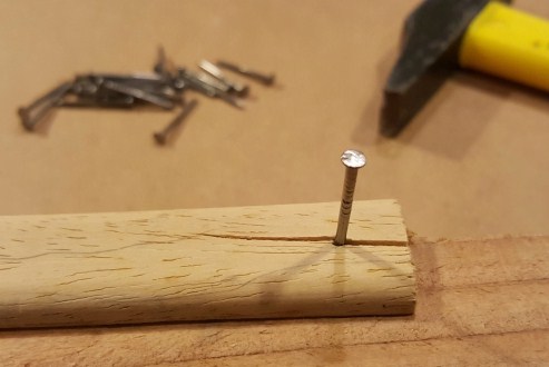 Astuces pour planter facilement clous et pointes Astuces pour planter facilement clous et pointes