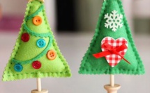 Jolis modèles de petits sapins de Noël en feutrine.