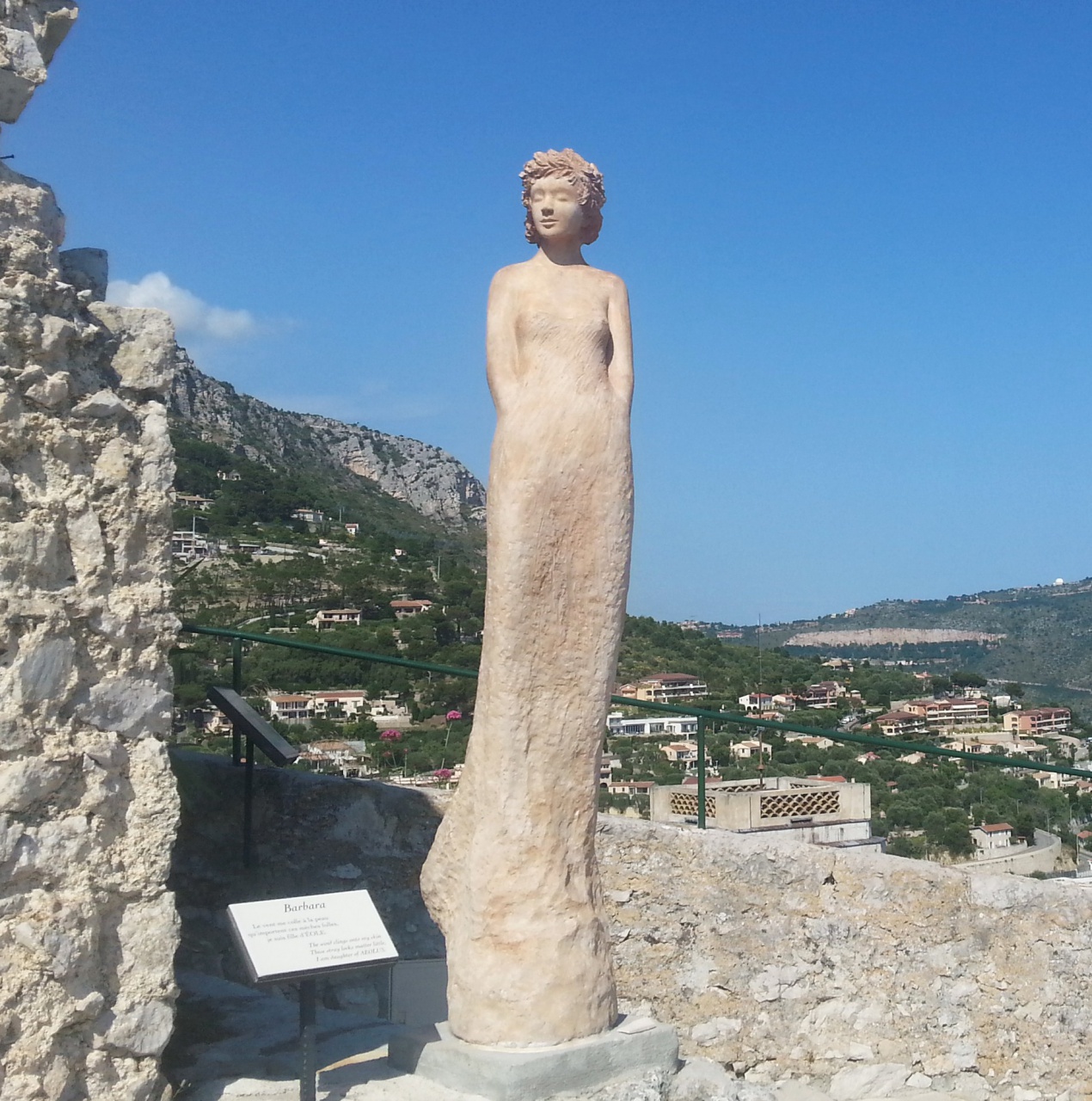 belle statue village EZE